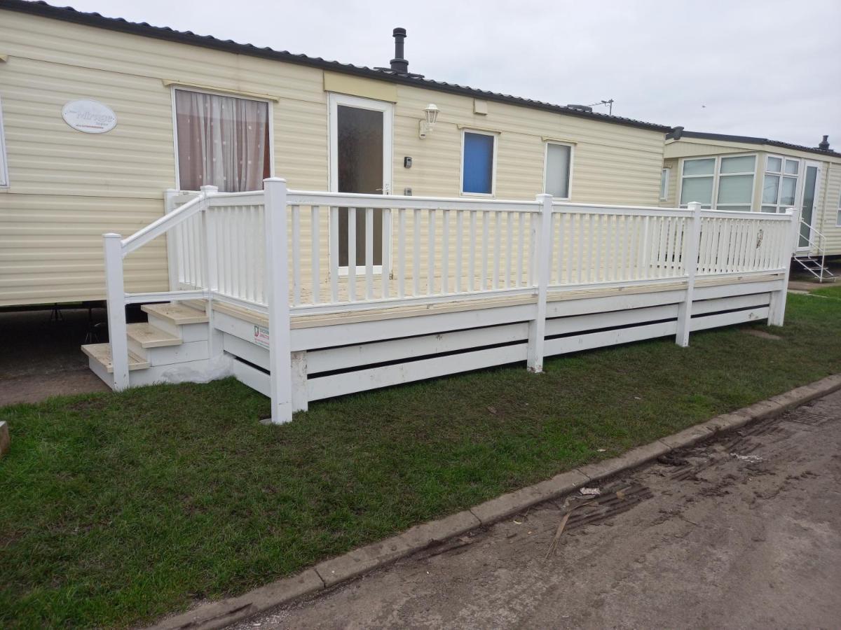 Holiday Home In Lyons Robin Hood Holiday Park Meliden Exterior photo
