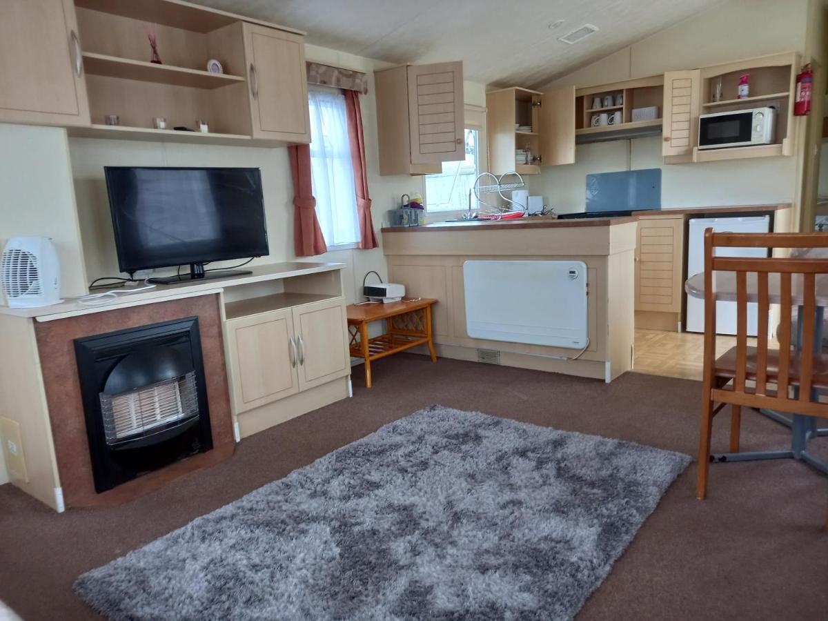 Holiday Home In Lyons Robin Hood Holiday Park Meliden Exterior photo