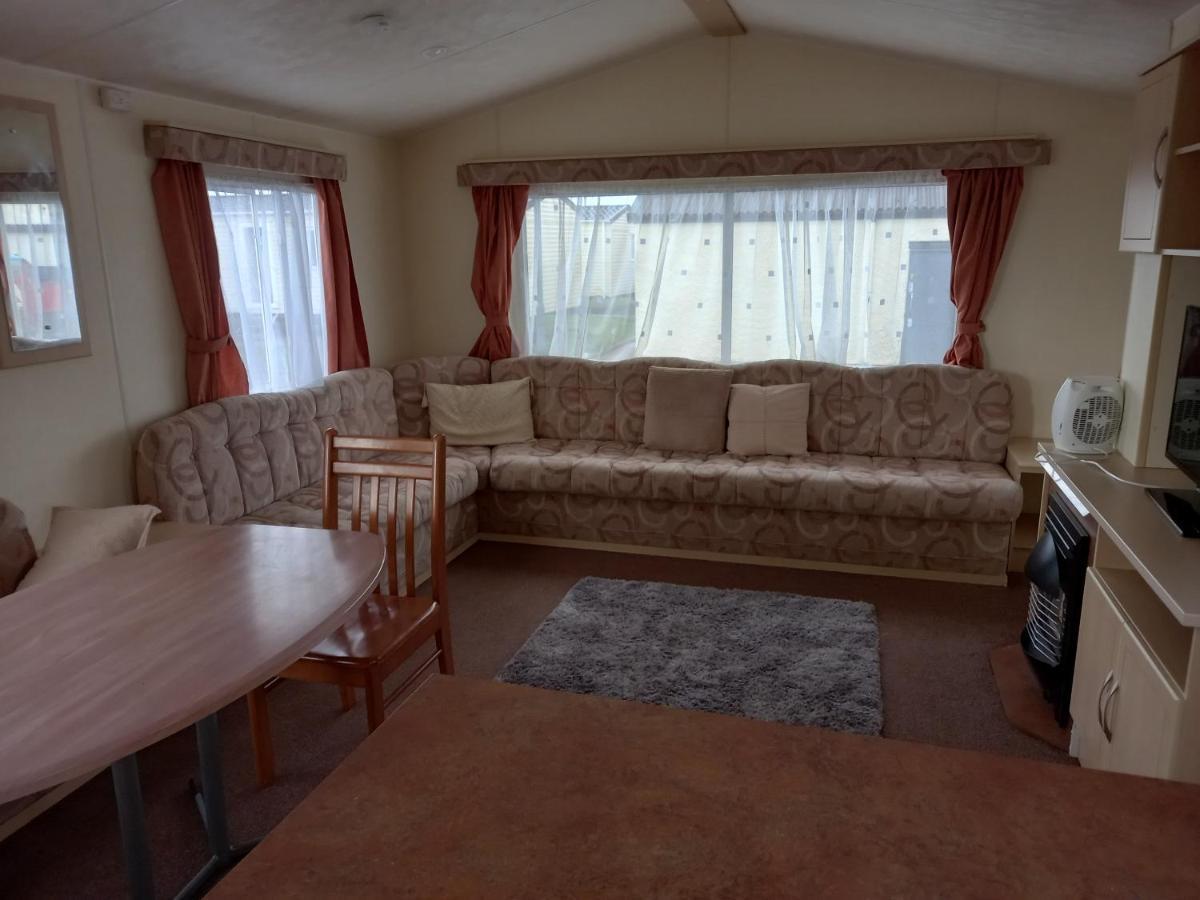 Holiday Home In Lyons Robin Hood Holiday Park Meliden Exterior photo