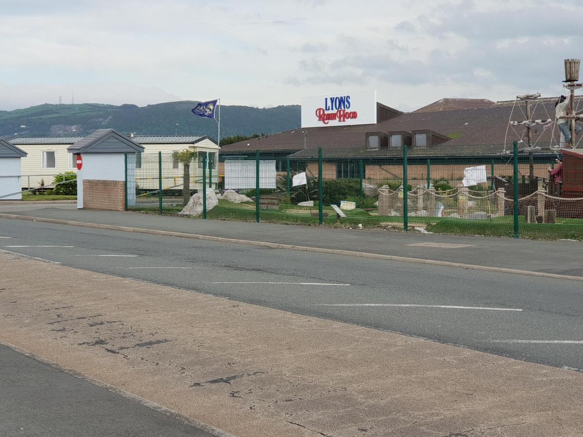 Holiday Home In Lyons Robin Hood Holiday Park Meliden Exterior photo