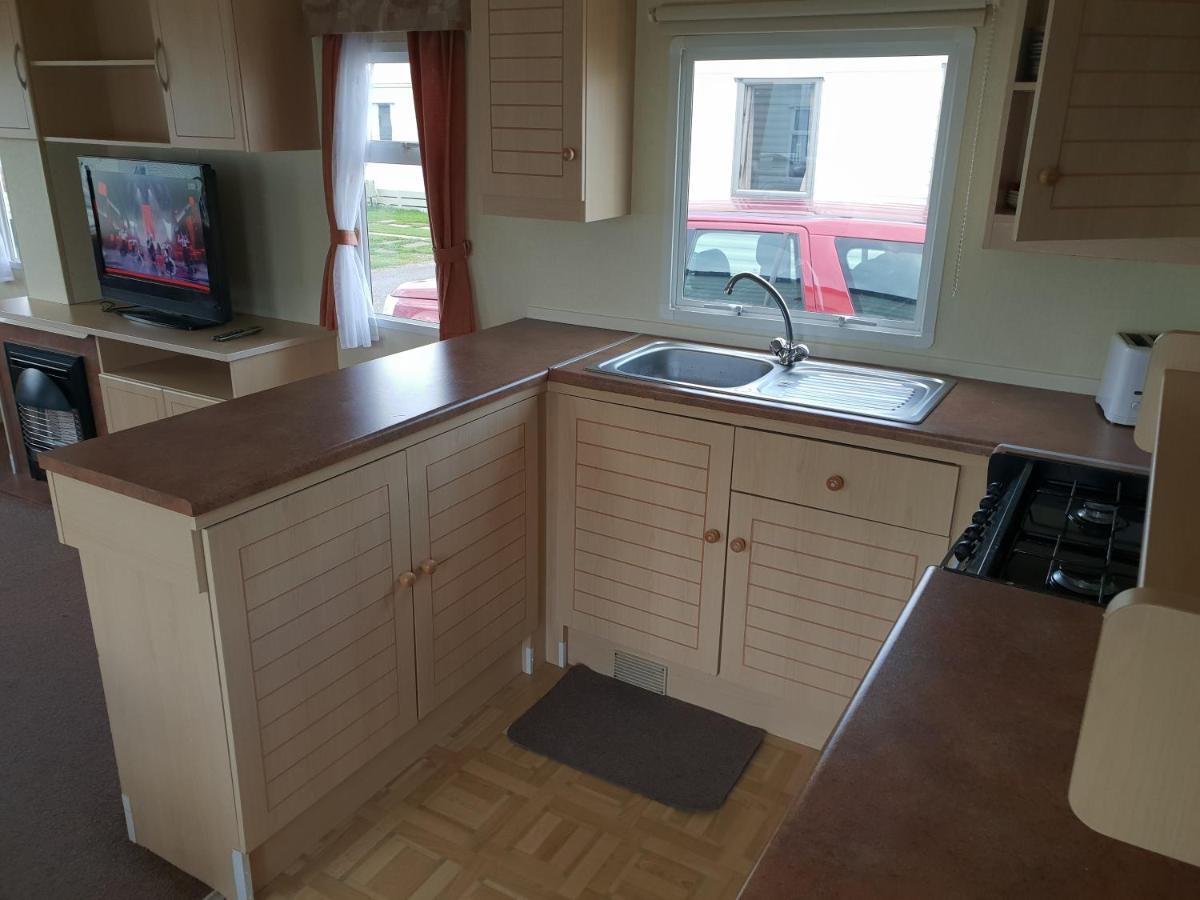 Holiday Home In Lyons Robin Hood Holiday Park Meliden Exterior photo