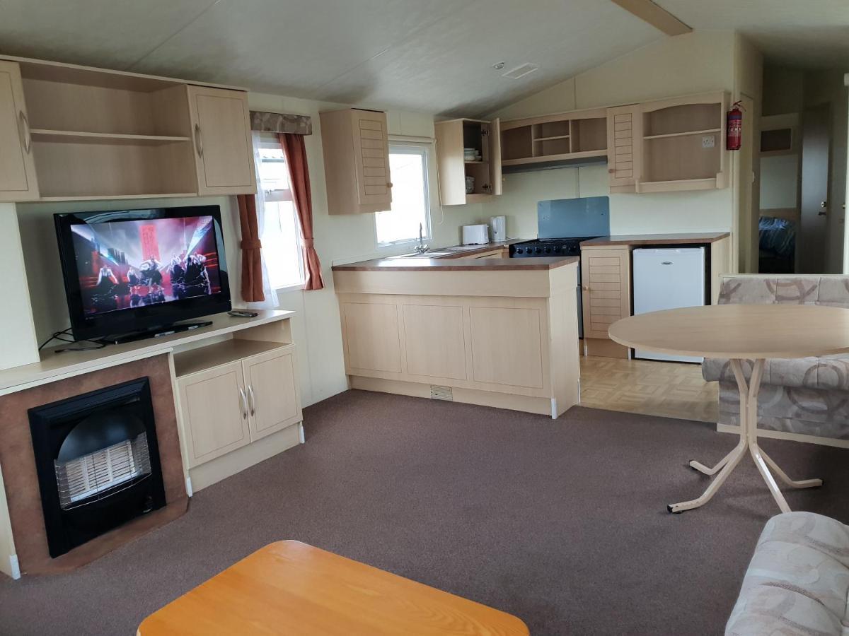 Holiday Home In Lyons Robin Hood Holiday Park Meliden Exterior photo